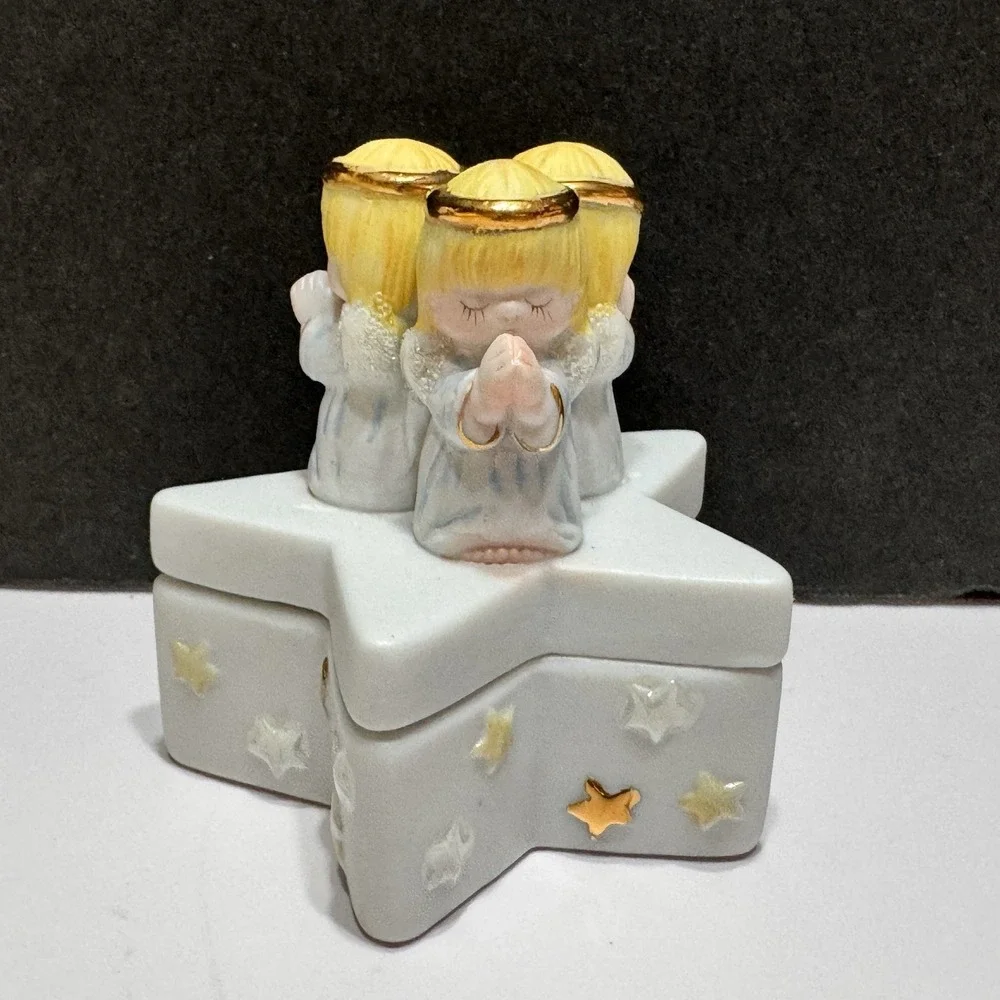 VTG Hallmark Porcelain Mini Star Shaped Trinket Box With 3 Praying Angels